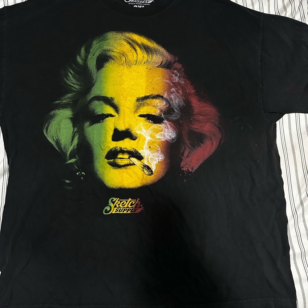 Sketch supply Monroe tee